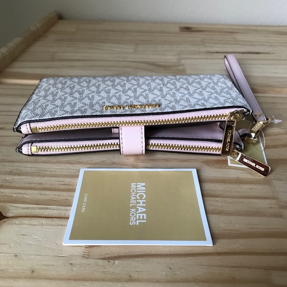 Michael Kors Wallet🎈🎈 - Picture 3 of 8